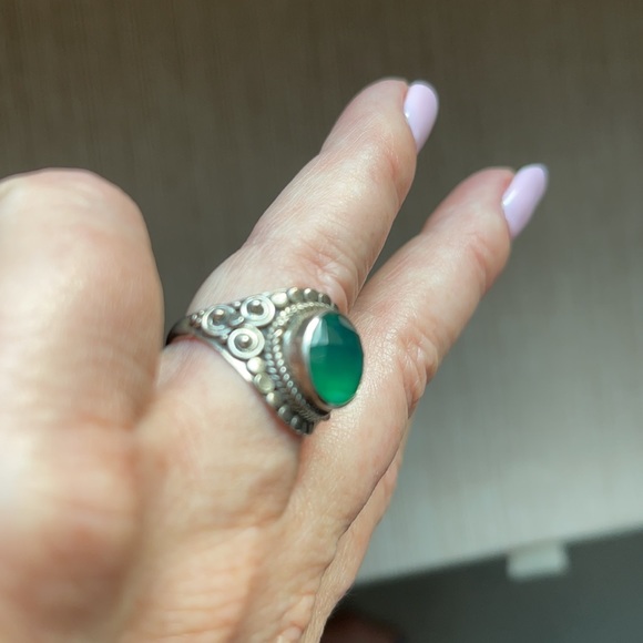 Vintage Green Onyx & Sterling Silver Boho Ring - Picture 6 of 9